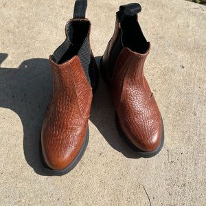Dr Marten Boots